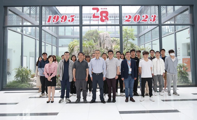 1683509466537985OtE8.jpg 蘇大師生到東菱 (1)_副本.jpg